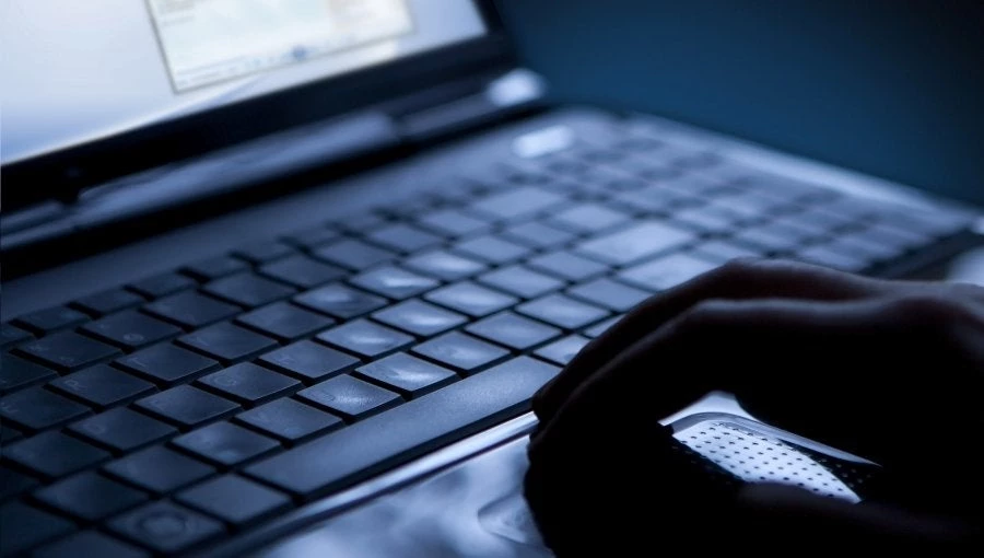 Πως να κάνεις «αόρατη» την online παρουσία σου χωρίς να βγεις offline